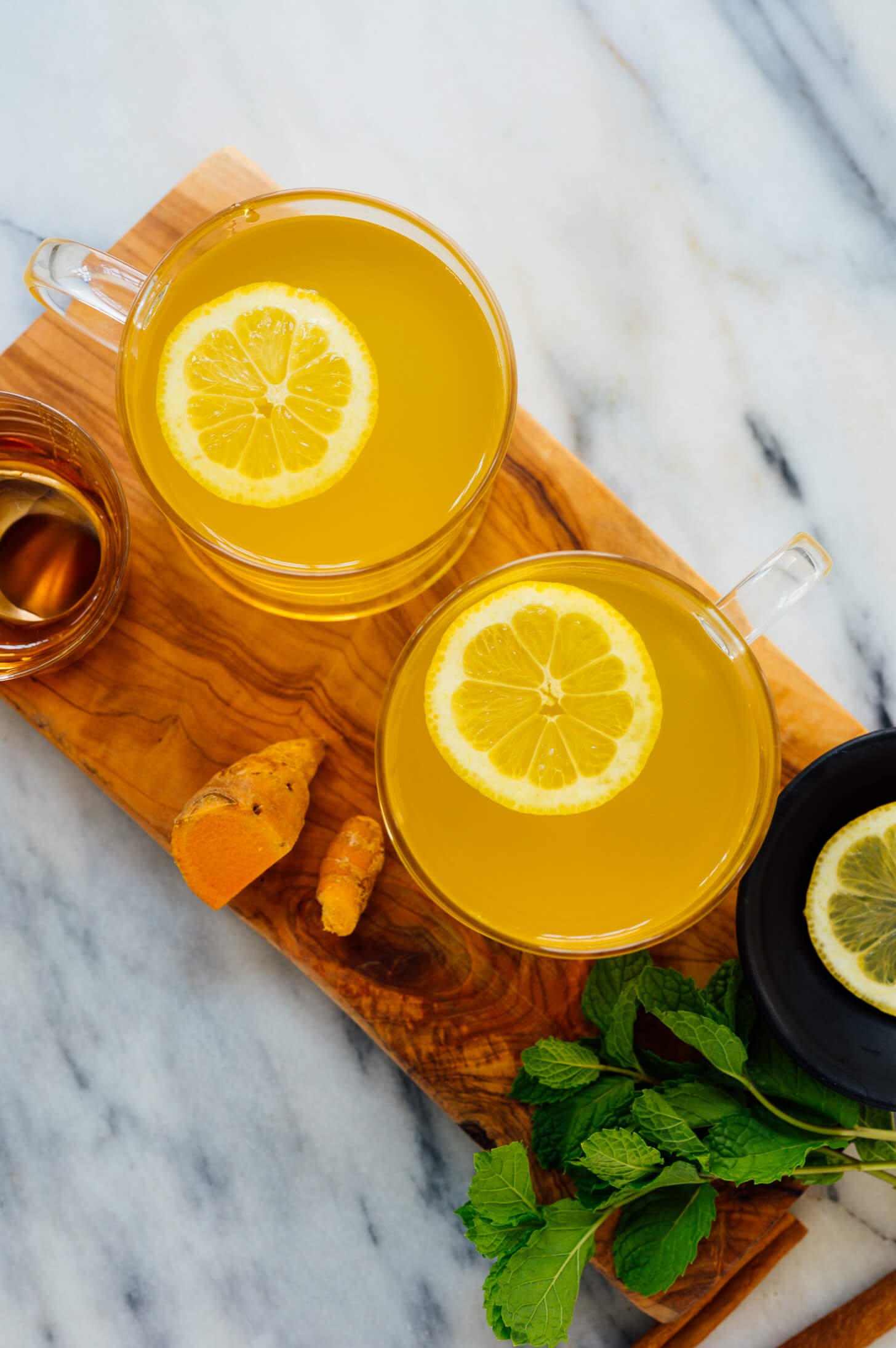 turmeric tea in mugs