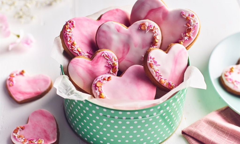 Marbled Hearts Fondant Iced Biscuits Recipe